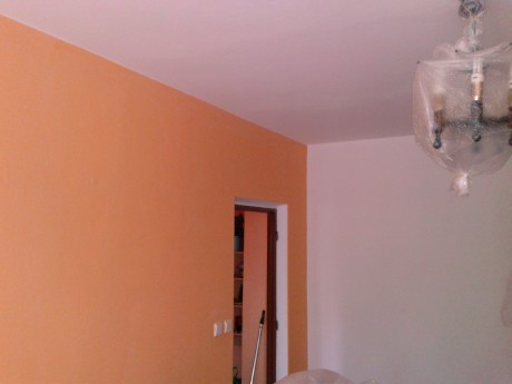 malování pokoje-oranzova